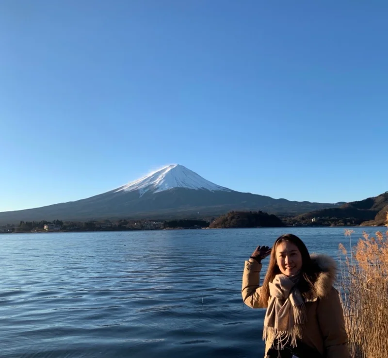 富士山の前で撮った写真です！本当に寒くて
