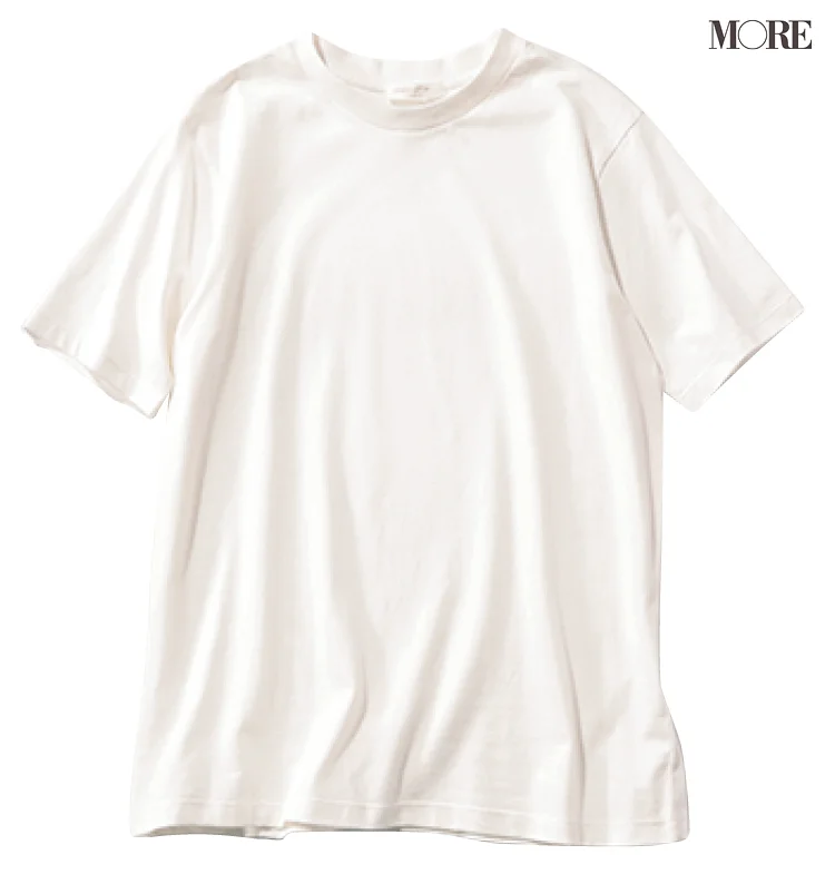 ショコラフィネローブの白Tシャツ