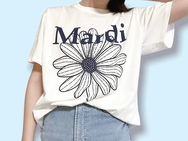 『Mardi Mercredi』（マルディメクルディ）のTシャツ　ジーンズとのコーデ