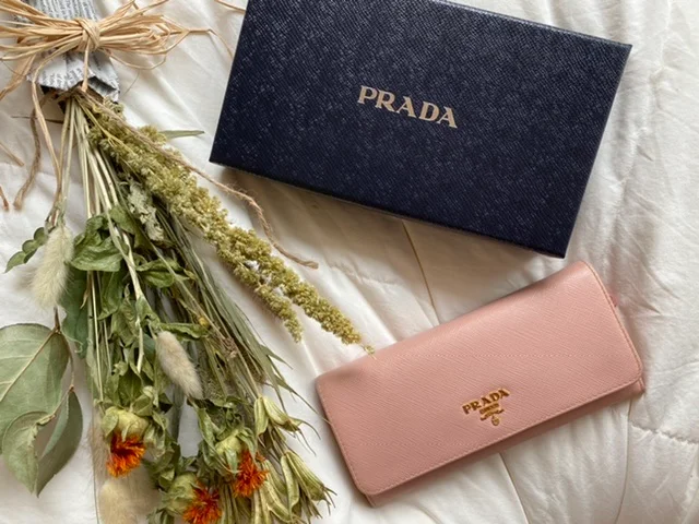 【20代女子の愛用財布】PRADAの長財布とFURLAのミニ財布