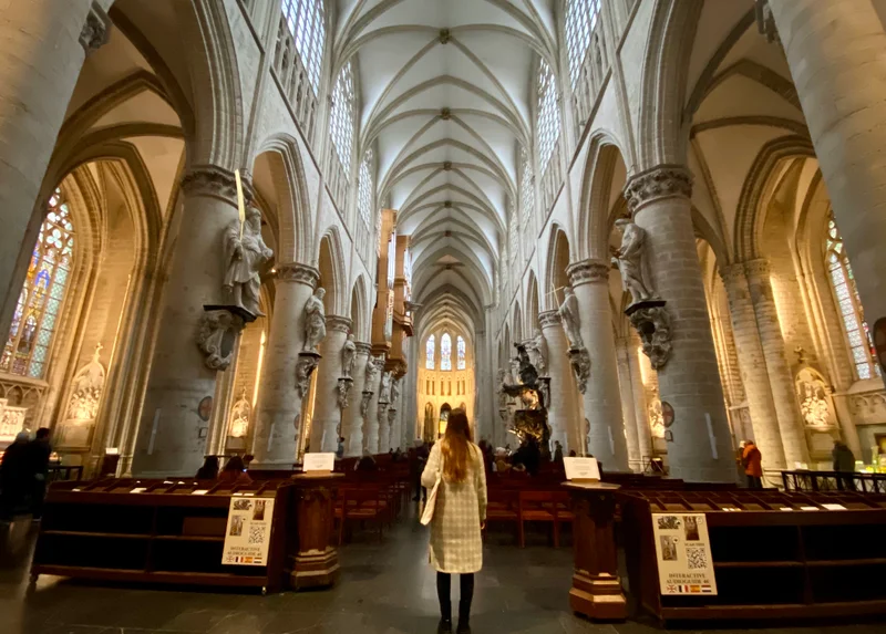 ベルギー　ブリュッセル　サンミッシェル大聖堂