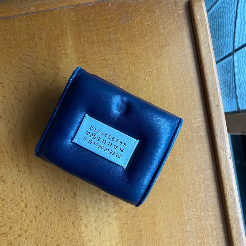 PremiumインフルエンサーズShimoさんのマルジェラのお財布