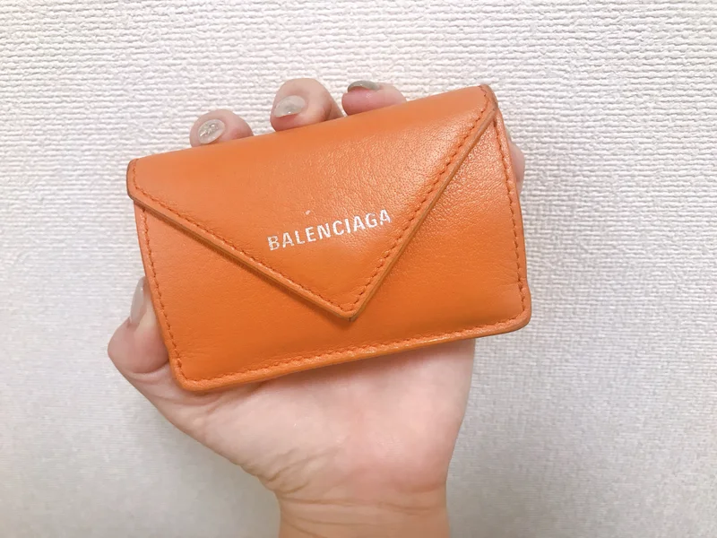 【20代女子の愛用財布】手に収まるサイズ感♡でも大容量なバレンシアガのミニ財布