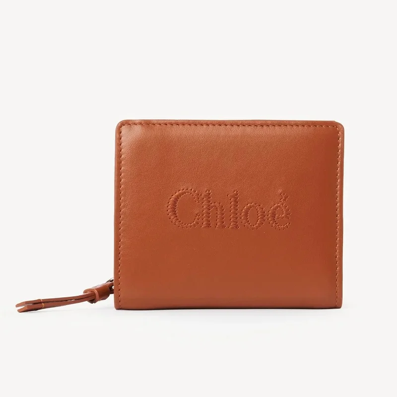 クロエのブラウンの財布