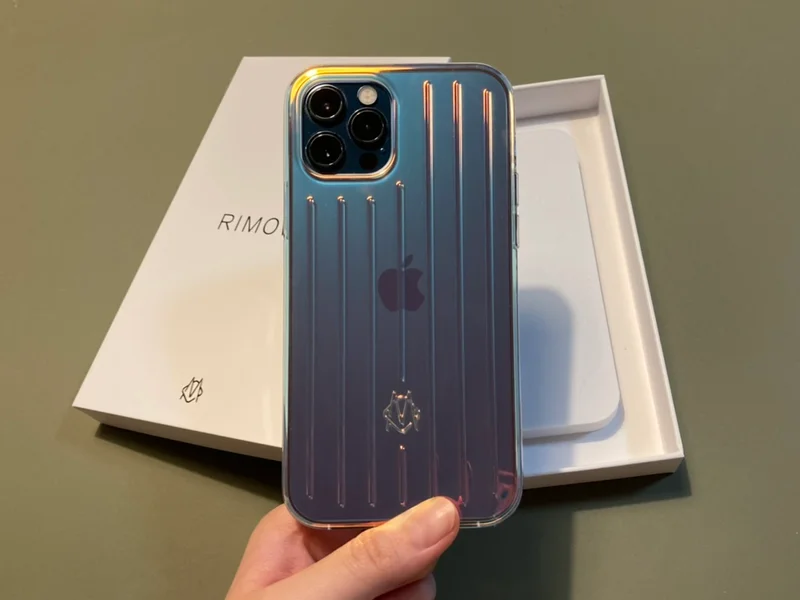 新品 リモワ イリディセント iPhoneケース オーロラレインボーRIMOWA ...