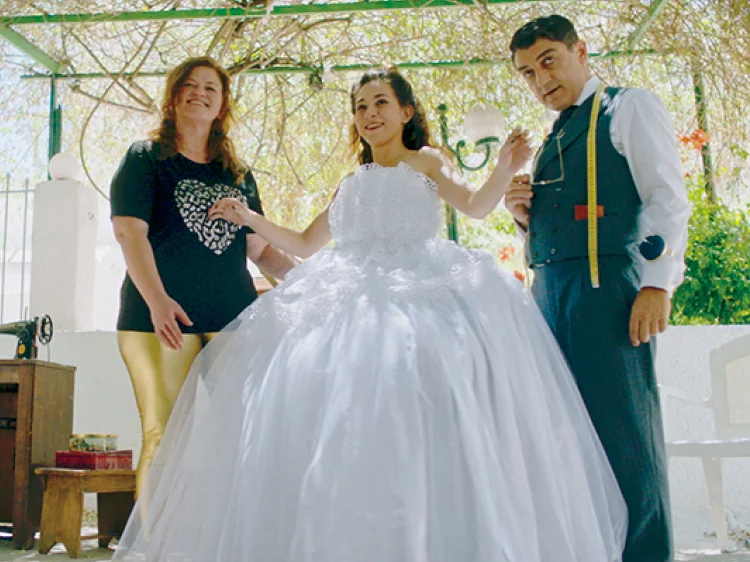 オーダーメイドのウェディングドレス作りに挑戦するギリシャ映画『テーラー 人生の仕立て屋』