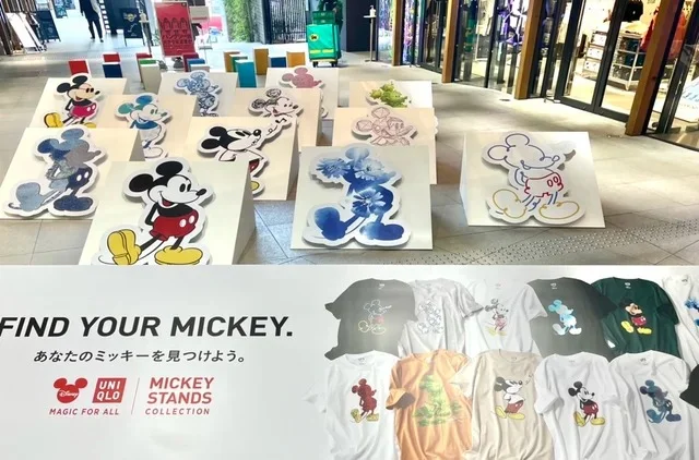 ユニクロの店内に展示された新作UTコレクション「MICKEY STANDS」