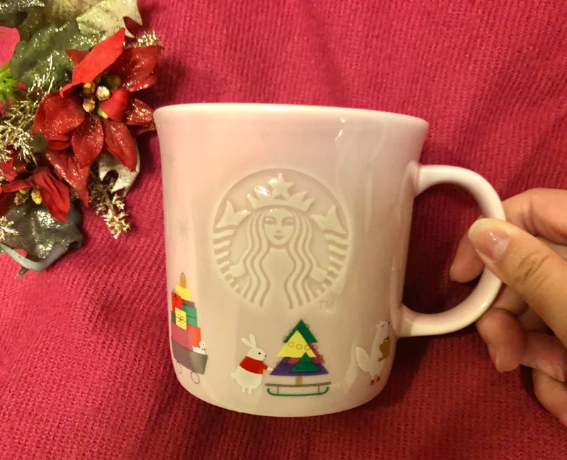 ホリデーグッズ第二弾！ピンクが基調で本当に可愛いクリスマスデザインのマグカップ