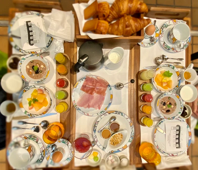 【神戸北野ホテル】これが「世界一の朝食」数々の勲章•賞を受賞した総支配人・総料理長率いるこだわりのお料理