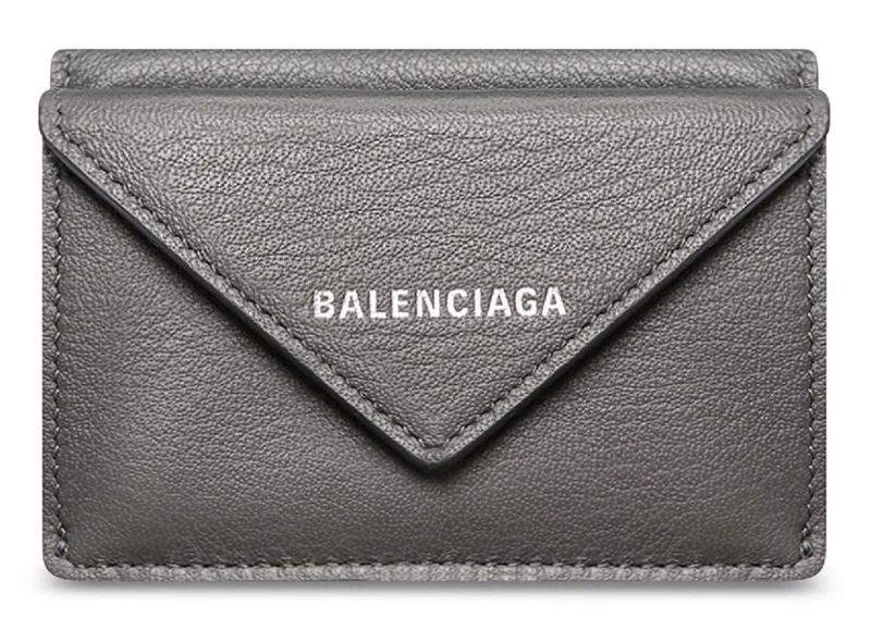20代で買う名品アイテム　バレンシアガのミニ財布「ペーパーミニ」「パピエ」