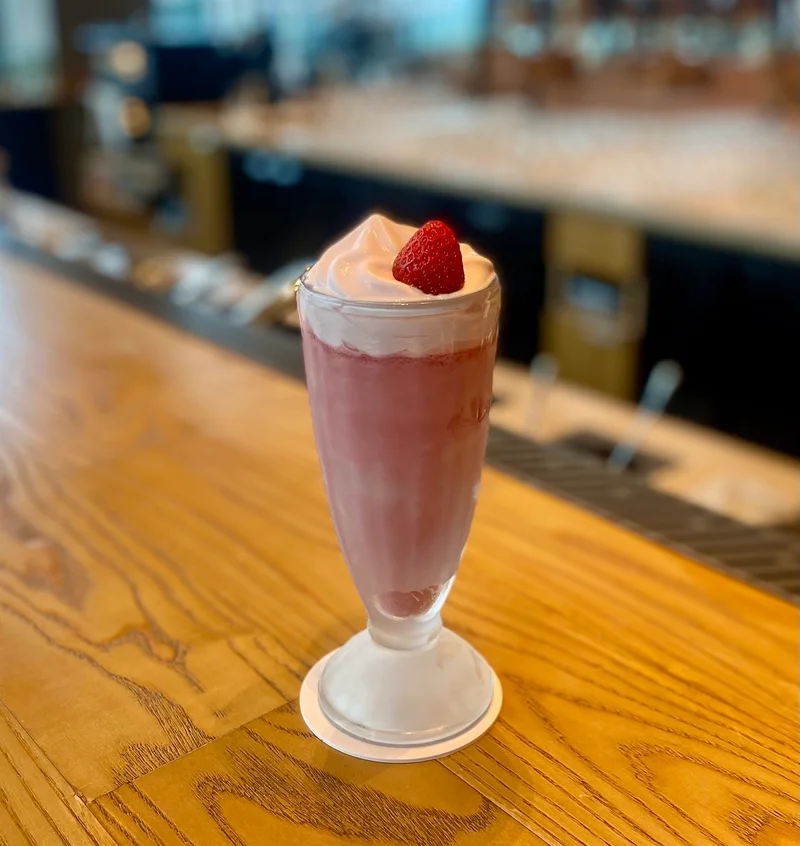 アリビアーモ™ フローズン セリーン ストロベリー、ロースタリー東京の桜メニュー