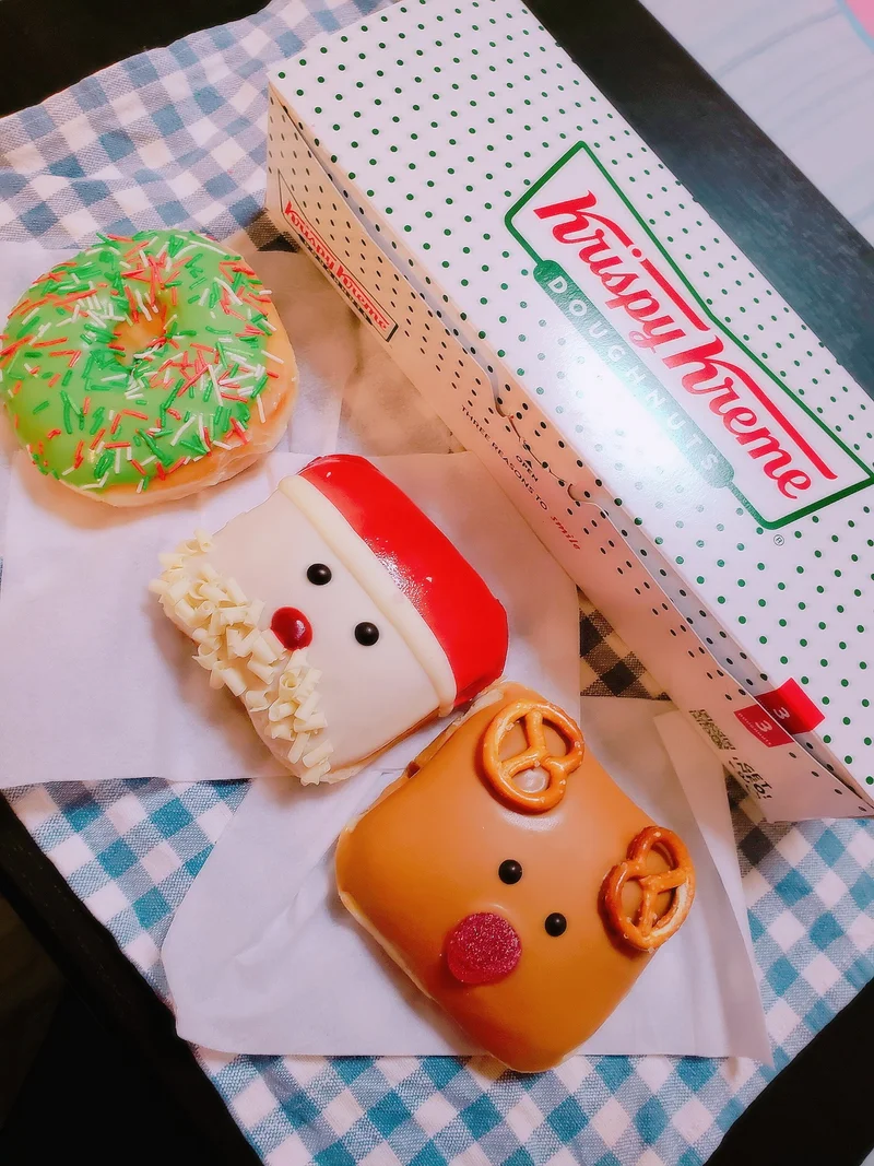 【Krispy Kreme DOUGHNUTS】かわいいドーナツでクリスマス気分♪