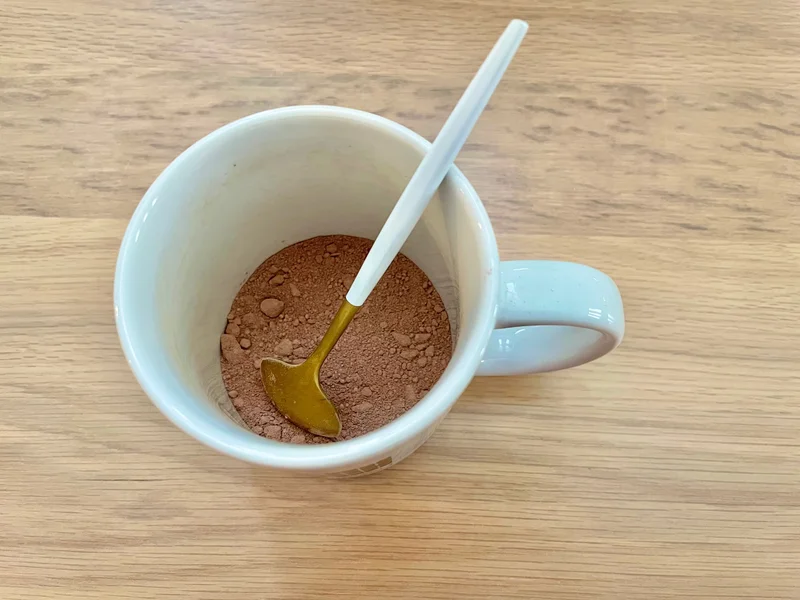 蔵前の人気カフェ“ダンデライオン・チョコレート”のチョコレートドリンクがおうちで楽しめる「ホットチョコレートミックス」