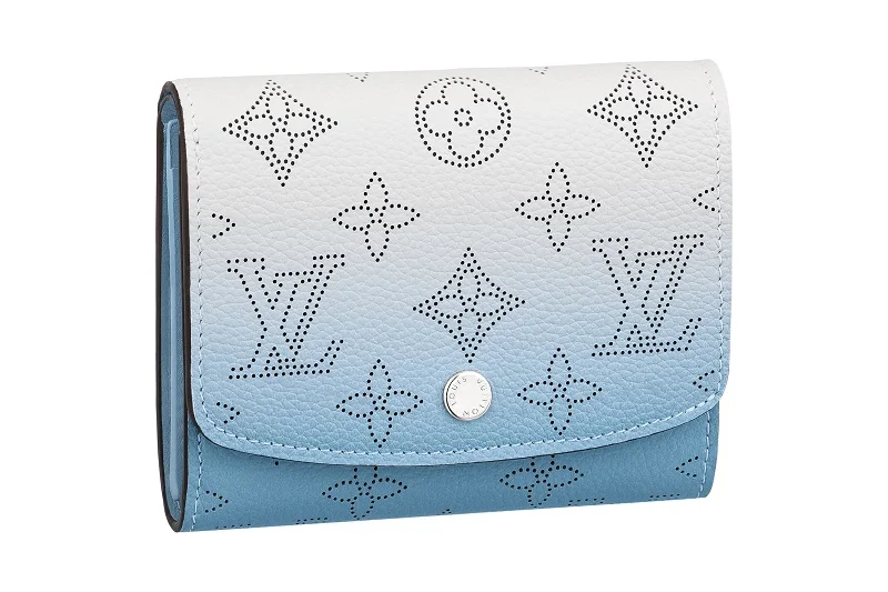 ルイ・ヴィトンの新作財布。ポルトフォイユ・イリス XS 　水色
