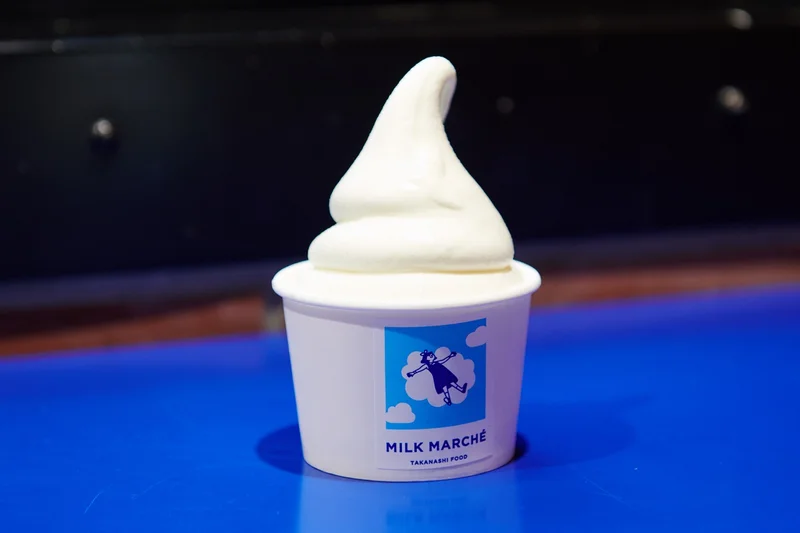 横浜赤レンガ倉庫、ミルク マルシェ「4.0牛乳のソフトクリーム」
