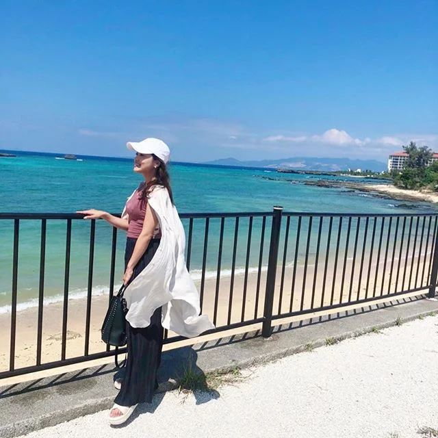 Premiumインフルエンサーズのインスタ拝見！ 中山柚希さんは、沖縄の最高にきれいな青い海と青い空をシェア♡ 