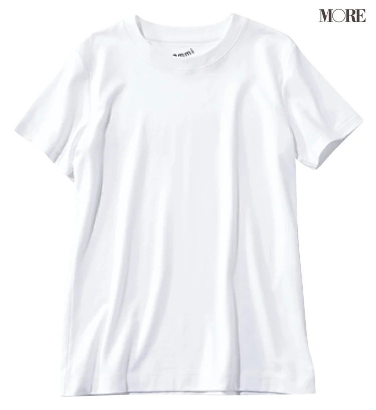 Emmiの白Tシャツ