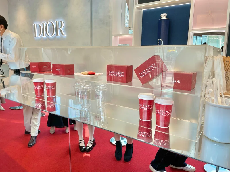 ディオール アディクト リップスティックの発売を記念したDior《アディクト ショールーム》のカフェ