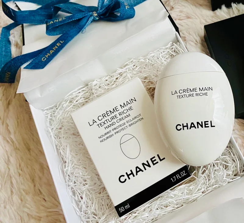 CHANELのラ クレーム マン