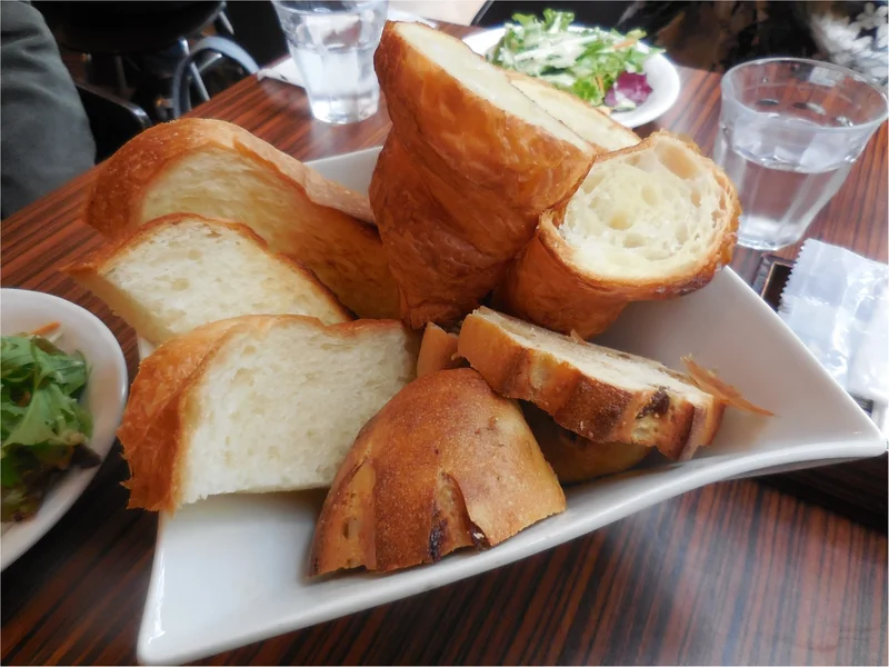 【メゾンカイザーカフェ】メゾンカイザーのパンが食べ放題のランチ