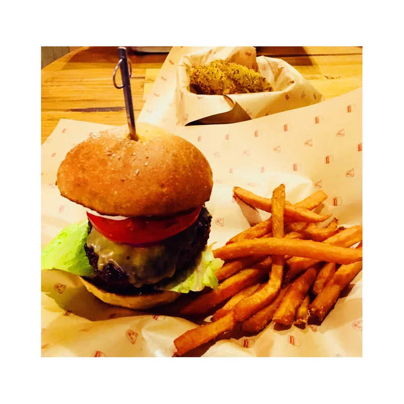 《ご当地MORE★東京》銀座でハンバーガーを食べるならココ！N.Y.発オーガニックの人気店【Bareburger】がおすすめです❤️