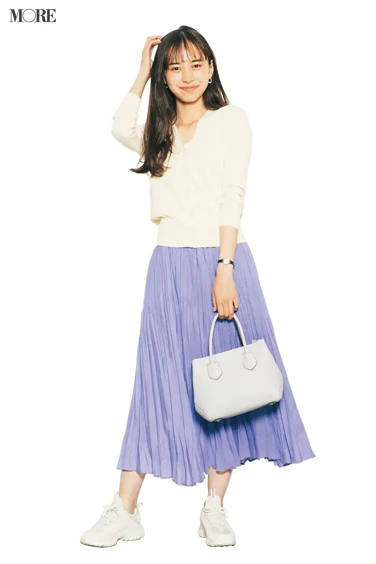 【春夏カーディガンコーデ】きれい色スカート＋クリーンな白で好感度抜群のオフィスカジュアルに