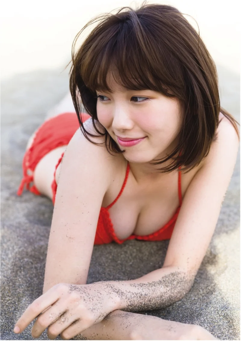 飯豊 まりえ 胸