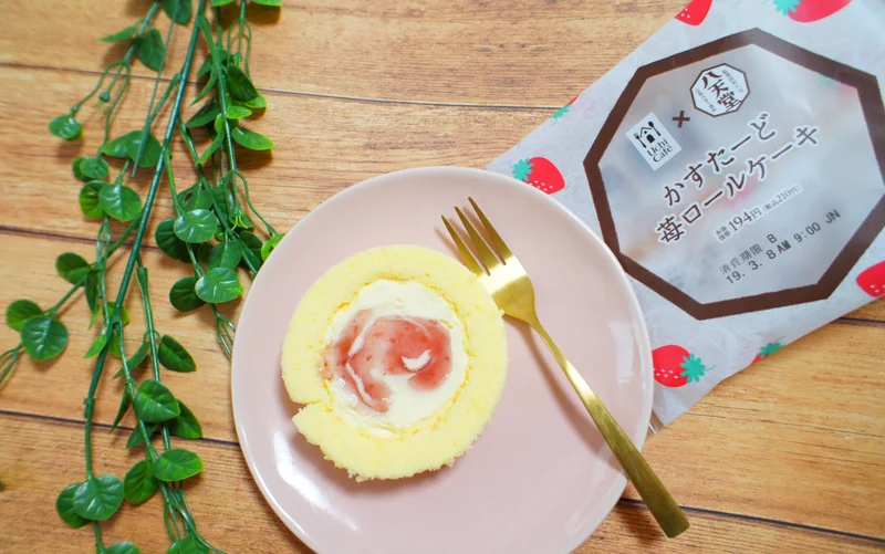 《本日3/5発売❤️》【Uchi Café×八天堂】かすたーど苺ロールケーキが絶品☻！
