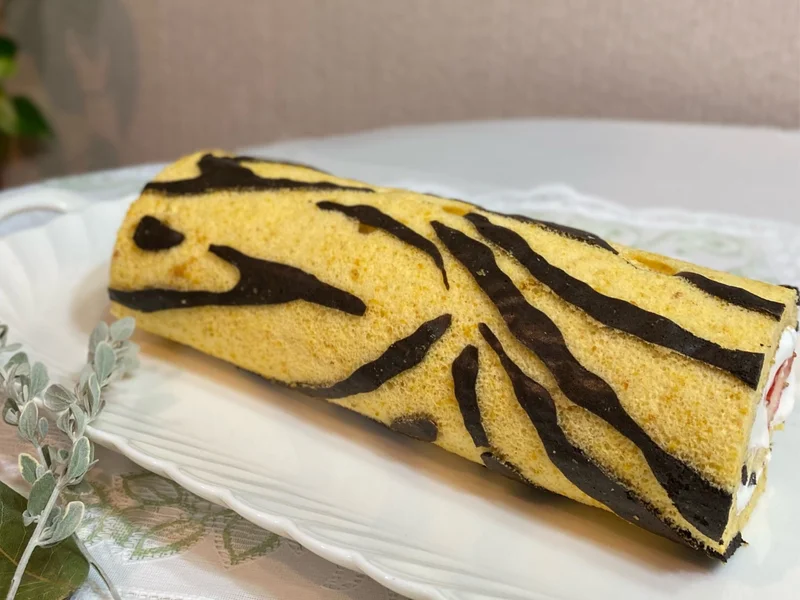 【簡単レシピ】2022年は寅年！虎模様のロールケーキ