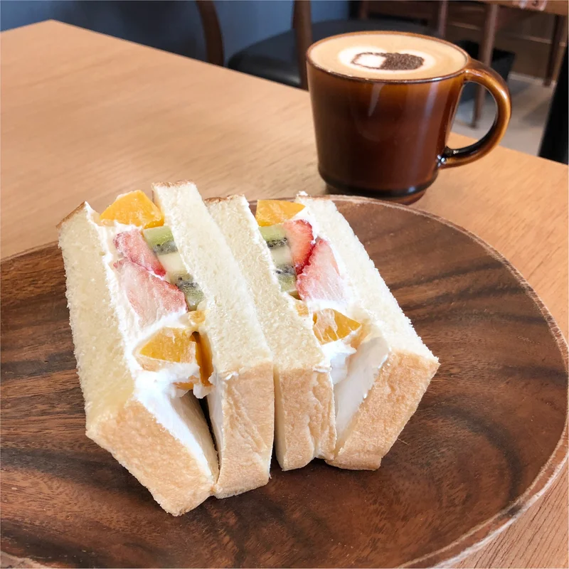 博多の食パン専門店『 むつか堂カフェ  』のフルーツミックスサンドがふわふわ甘くて美味しい♡♡