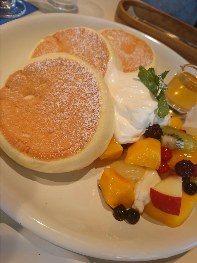 ≪兵庫県・西宮≫海を眺める「映え」カフェでいただく、ふわふわパンケーキが美味！