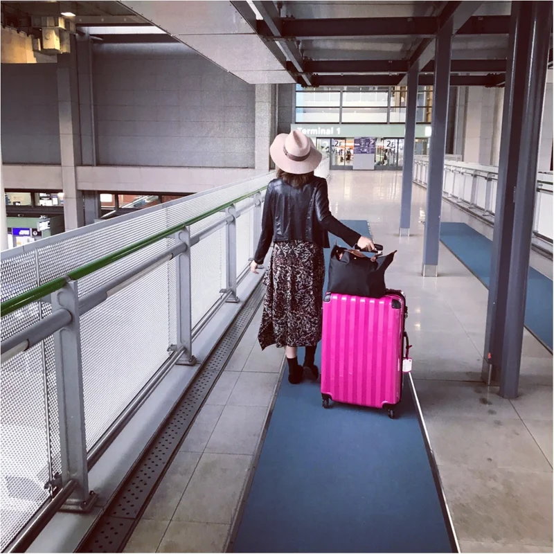 【travel】旅行におすすめのバッグやパッキング術、機内での服装など。役立つ情報をご紹介！