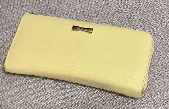 【20代女子の愛用財布】私は大好きな〈FURLA〉の財布一択！