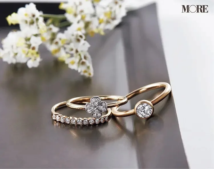 結婚指輪におすすめのマリハのエンゲージメントリングと輝くクローバーリングとハーフエタニティリング