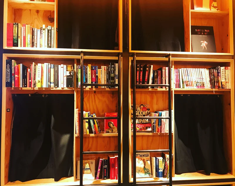「by BOOK AND BED TOKYO Shinjuku」の店内02