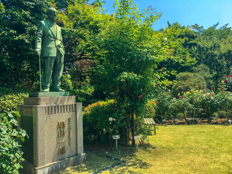 内閣総理大臣　鳩山一郎の銅像の画像