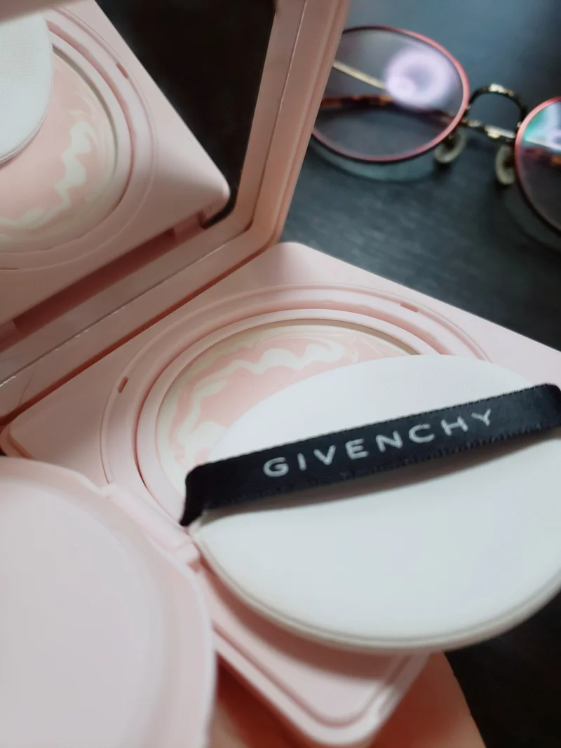 【GIVENCHY】クリームコンパクトでの画像_2