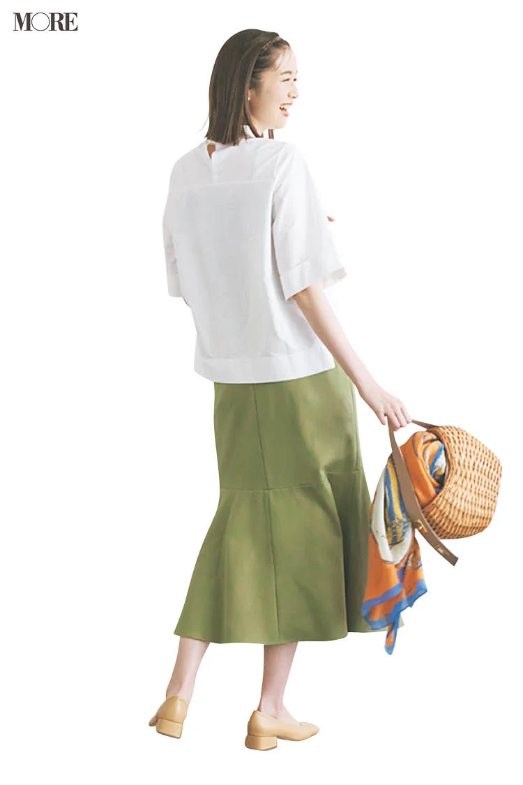 【今日のコーデ】グリーンのマーメイドスカートに白ブラウスを合わせた佐藤栞里