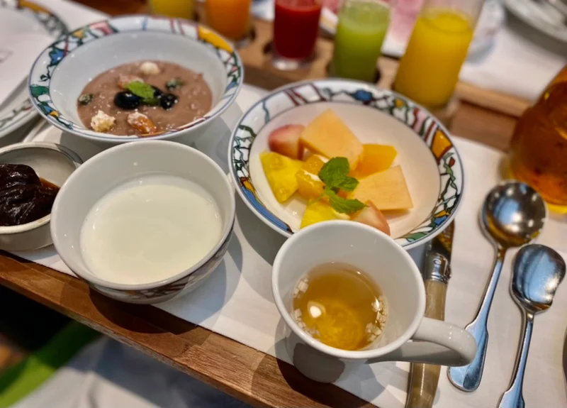 神戸北野ホテル　世界一の朝食　タピオカオレ　ヨーグルト　フルーツ