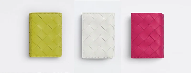 20代で買う名品アイテム　ボッテガヴェネタの三つ折り財布タイニー　イエロー、白、ピンク