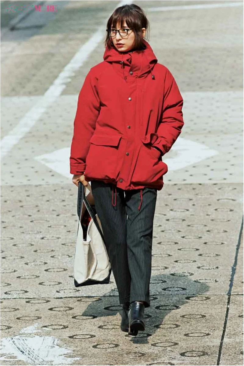 【今日のコーデ／篠田麻里子】休日出勤の時は、スティックパンツを赤ダウンで今っぽくカジュアルダウンして。