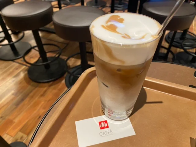 アイスカプチーノ　アイスカフェラテ