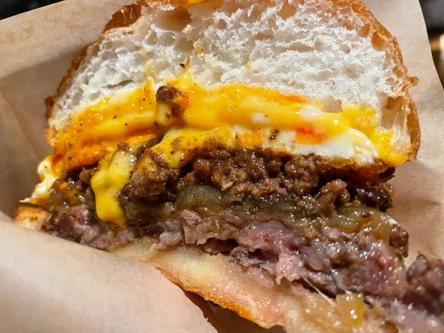 犯罪級の美味しさ…過去一のハンバーガーを提供する『burger POLICE』