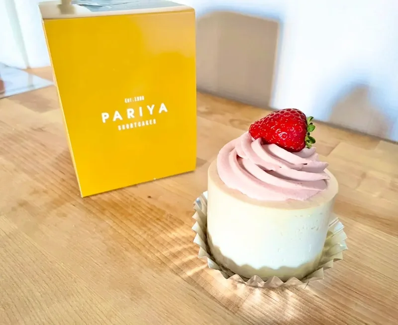 しんしんさんが食べた『PARIYA』のストロベリーキャラメルショートケーキ