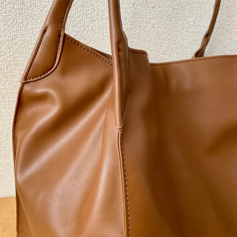 GU　人気　通勤トートバッグ　GU BAG LAB