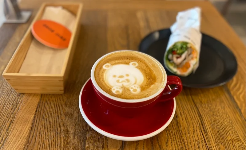 【表参道】スタバ創業者・ハワイ伝説のカフェオーナーの世界初展開1号店「ERIC ROSE」