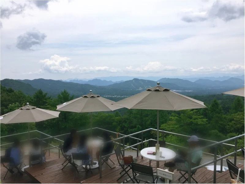 軽井沢の景色を一望するなら！まるで山の中に浮かぶような『天空カフェ・アウラ』へ！！