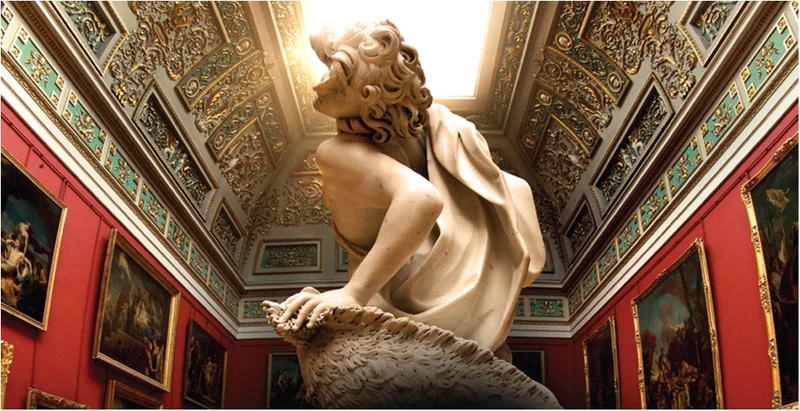 美術品よりも遥かにドラマティック！　波乱に満ちた美術館の250年の歴史をひも解く『エルミタージュ美術館　美を守る宮殿』