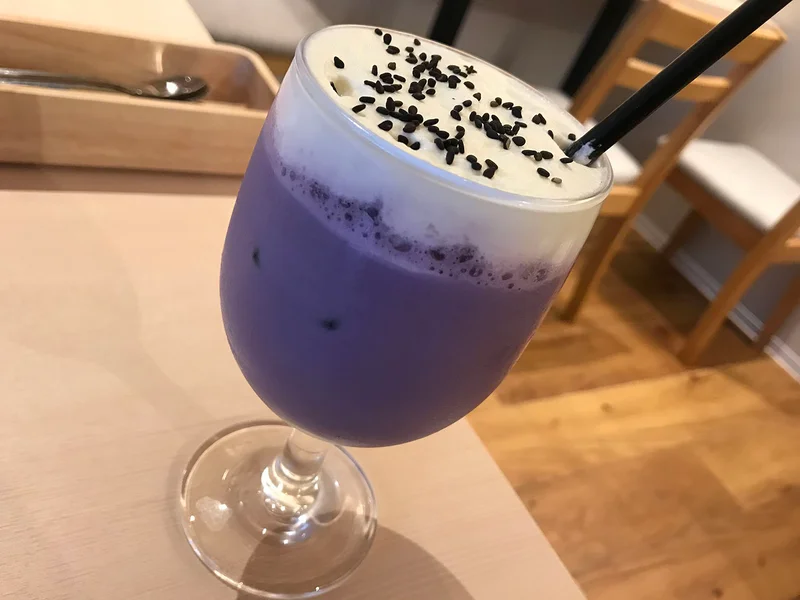 高級芋菓子 しみず 太田店の桜島紫アイスラテ