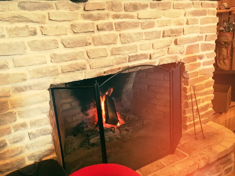 赤を着てでかけよう❤️暖炉のあるカフェでの画像_3